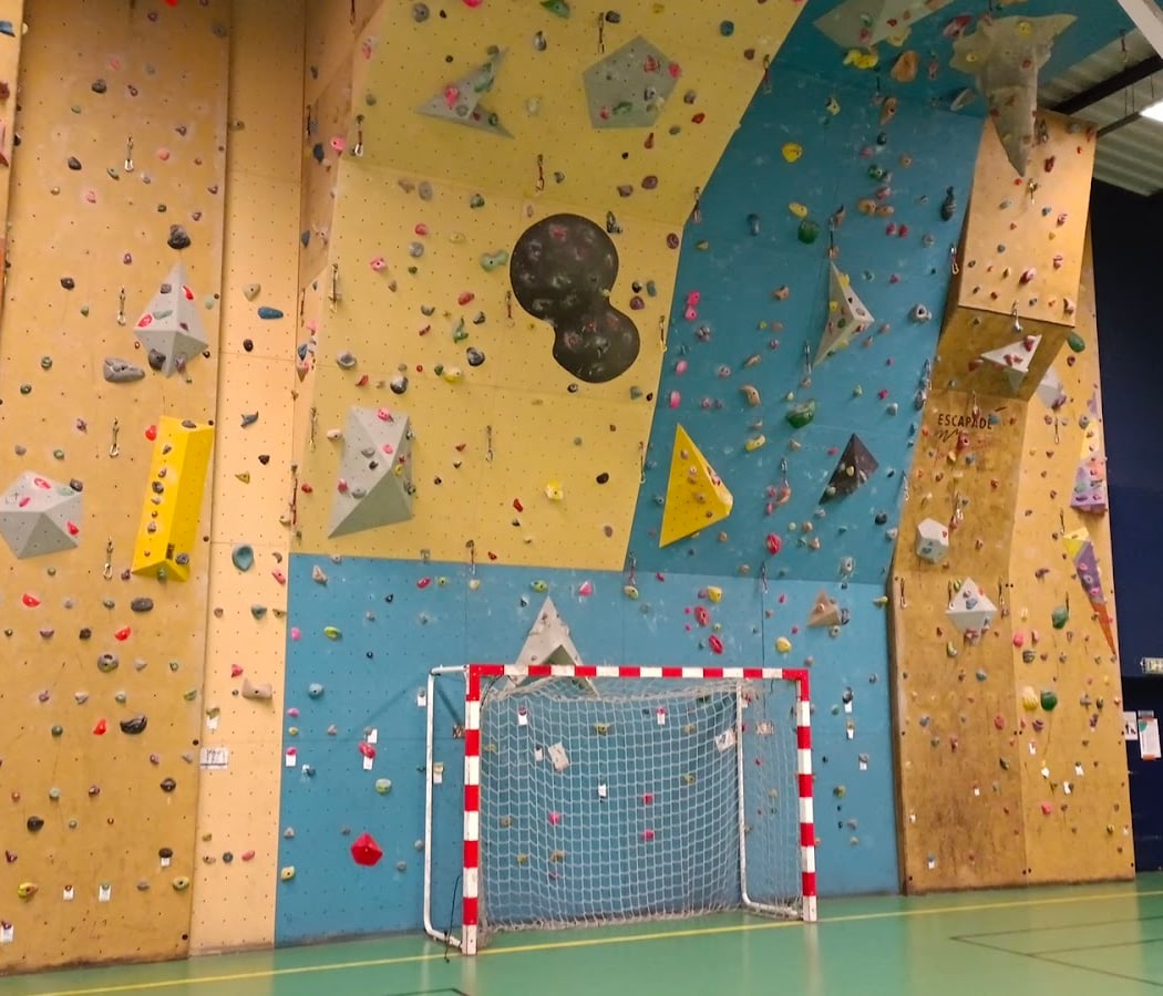 Club d'escalade de Clamart (Gymnase Léo Lagrange) : escalade, montagne, slackline ... 3